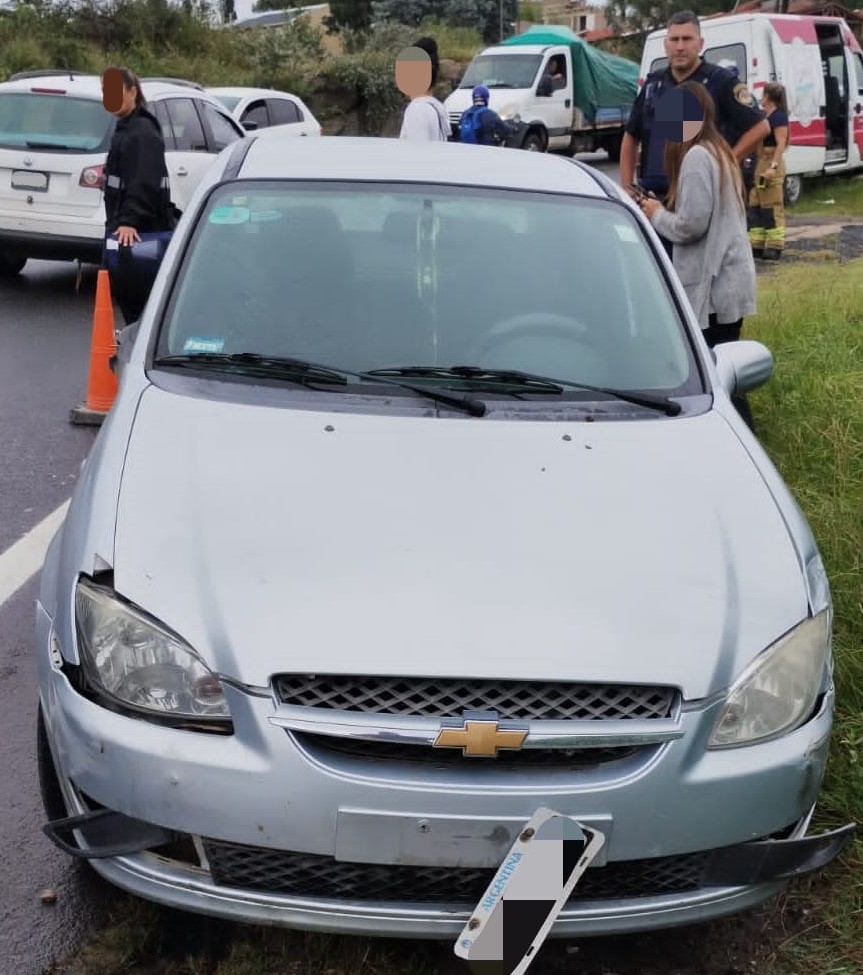 Fuerte Choque Entre Un Auto Y Una Moto En Villa Del Lago Carlos Paz Vivo