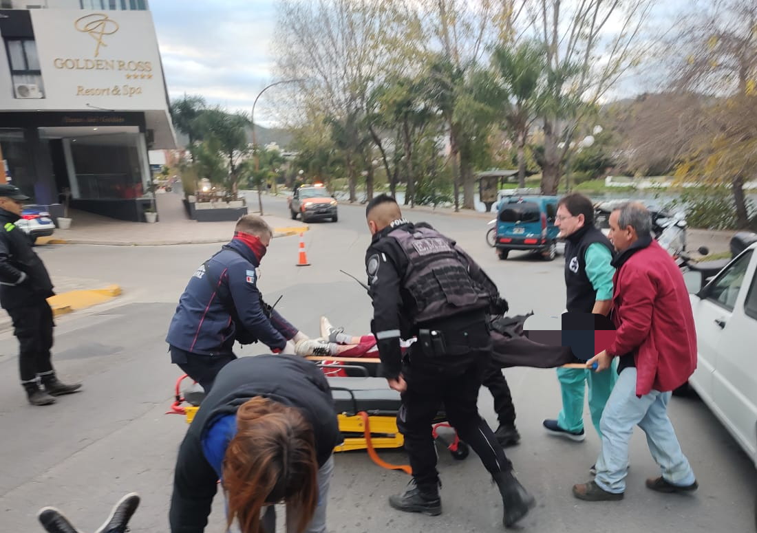 Carlos Paz Dos Heridos En Un Choque Entre Una Moto Y Un Auto En El