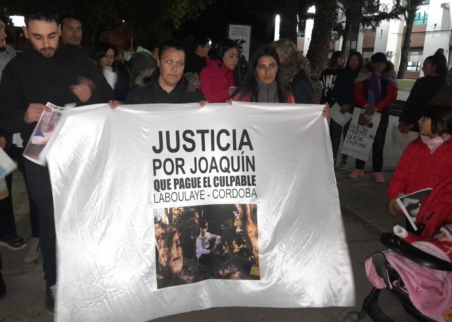 Marcharon por las calles de Laboulaye para pedir Justicia por Joaquín