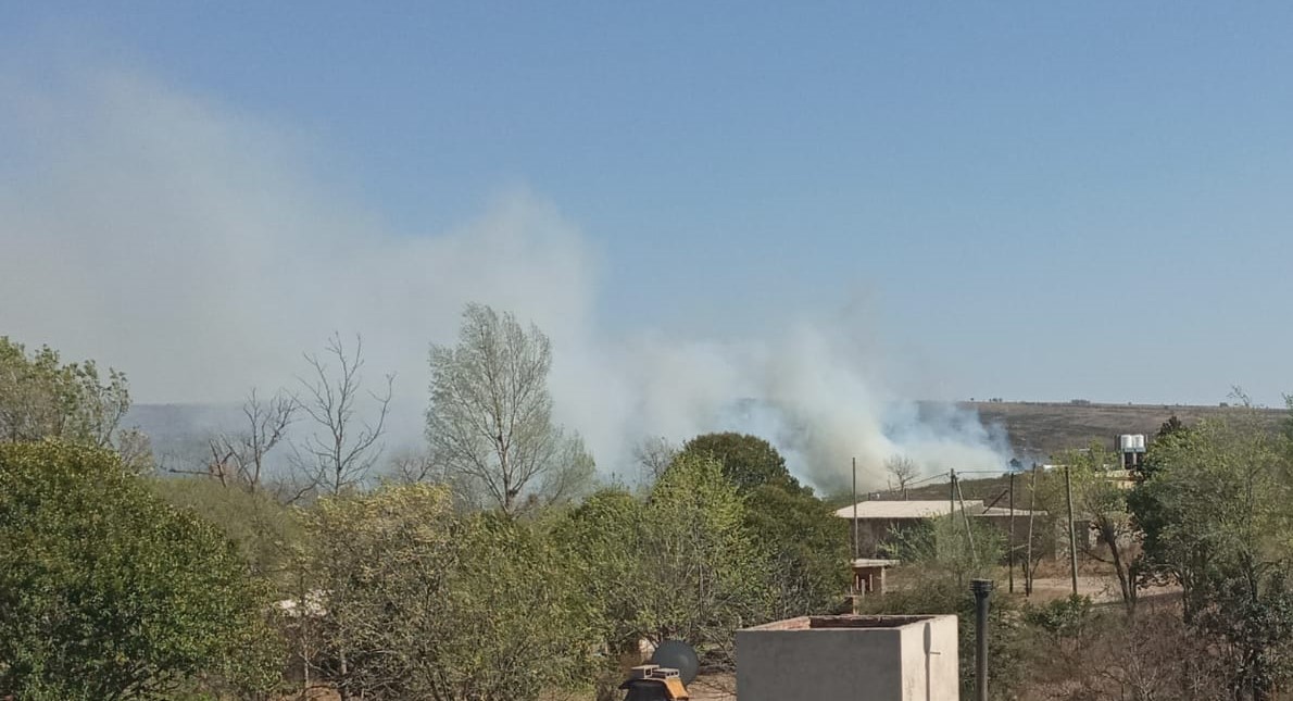 Se desató un nuevo incendio en Córdoba: Combaten un foco en Villa Giardino