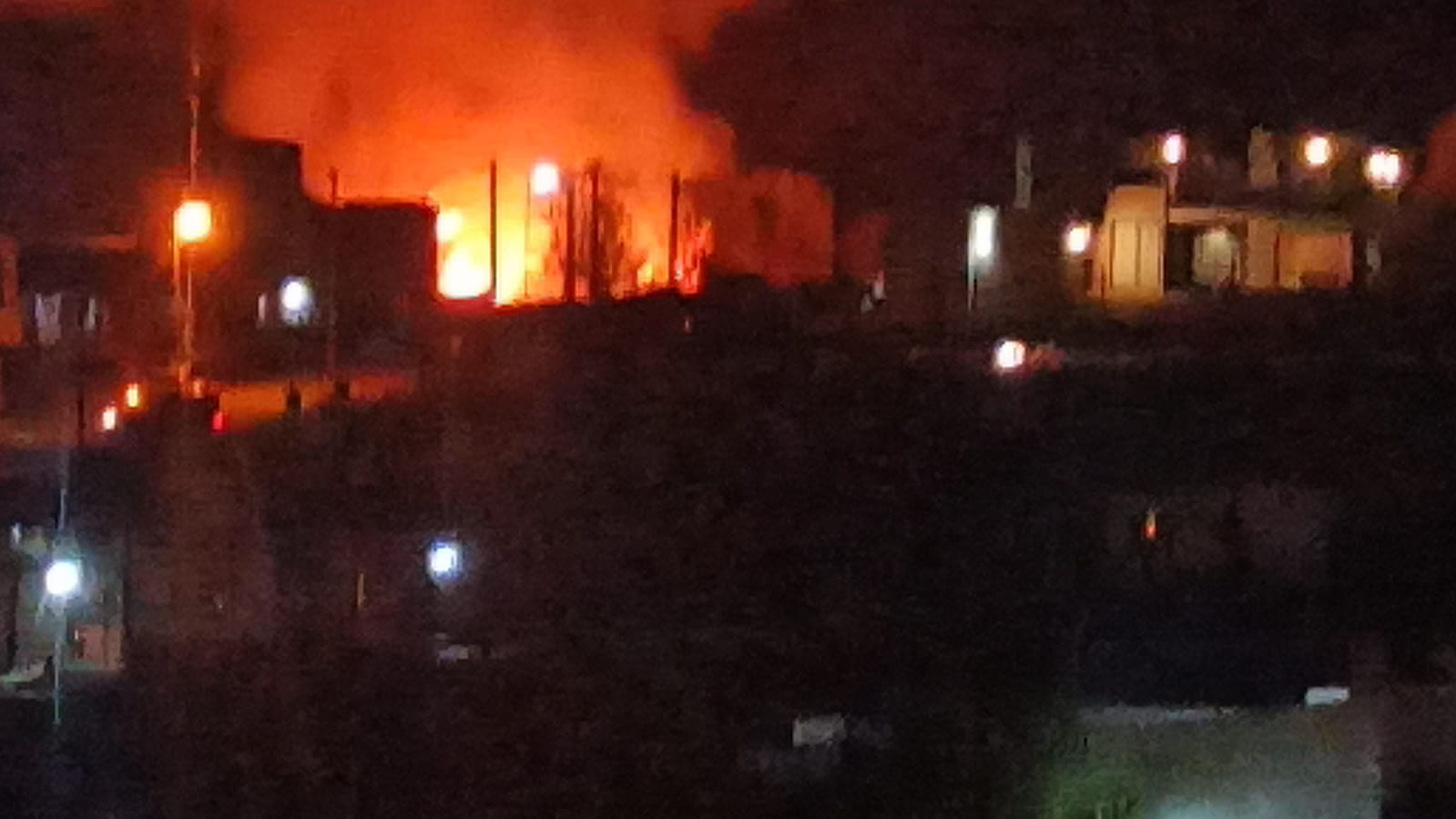 Incendio en el sur: Fuego en Playas de Oro de San Antonio muy cerca de Carlos Paz