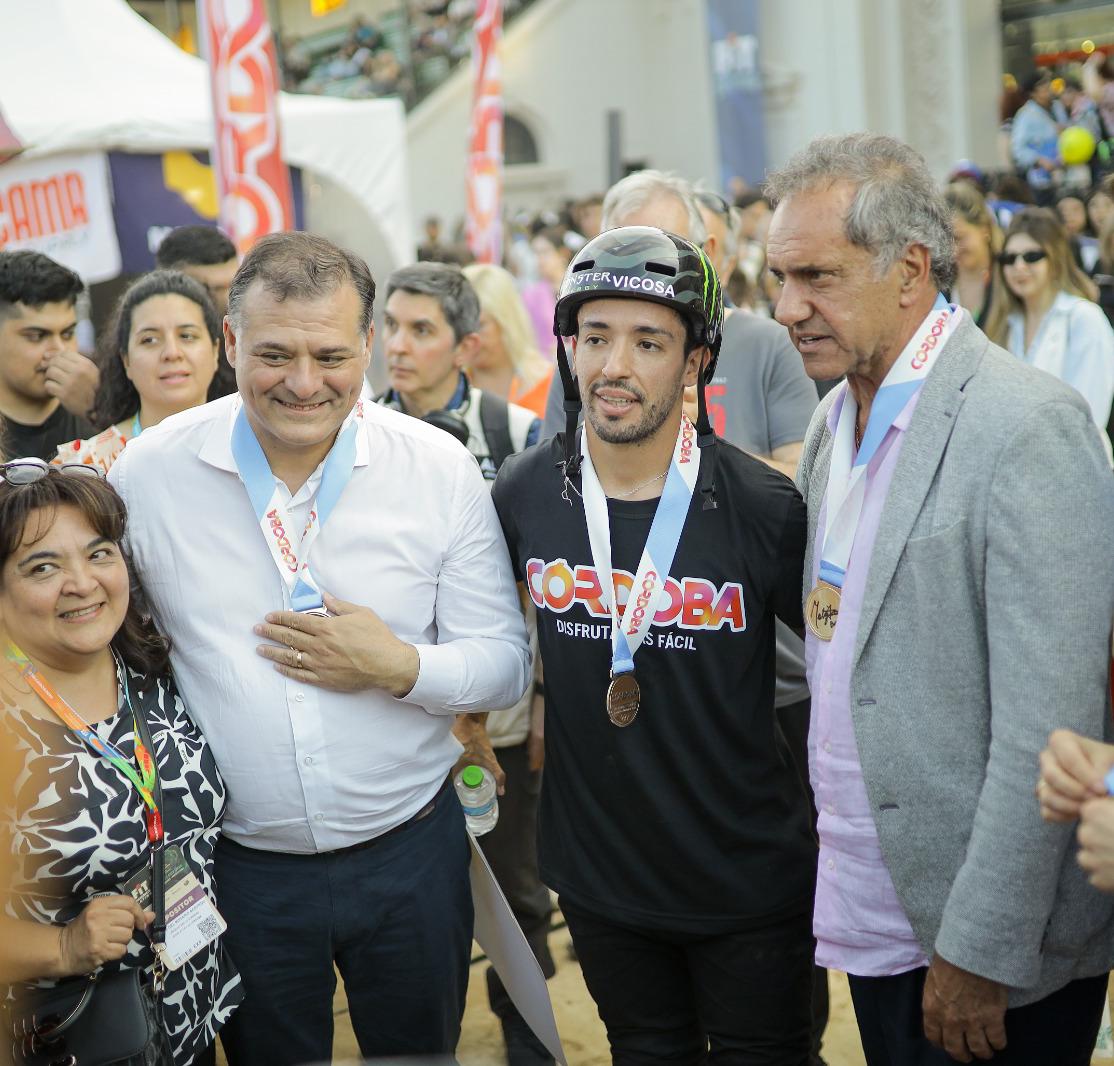 El Maligno Torres causó sensación en el stand de Córdoba en la FIT 2024