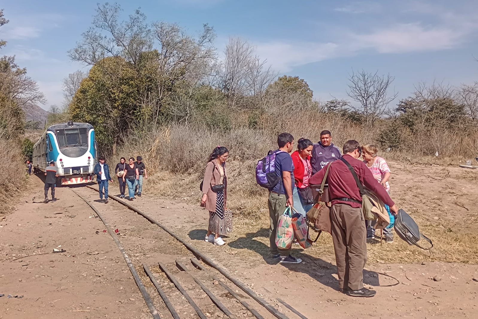 Joven con graves lesiones tras chocar en su moto con el Tren de las Sierras