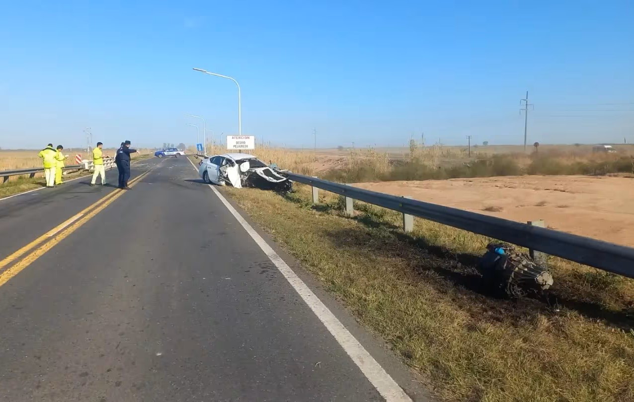 Tragedia en la ruta 19: Chocó contra el guardarraíl, murieron su esposa y su nieto