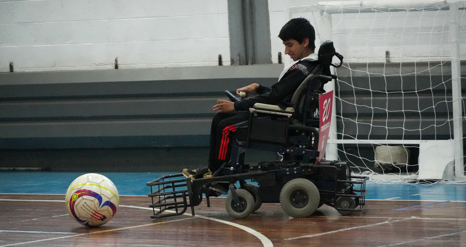 Powerchair Football: Un deporte que crece en el Kempes