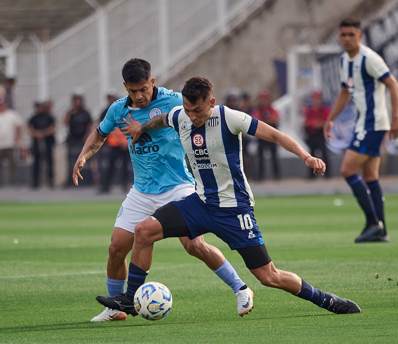 Belgrano aguantó con uno menos todo el partido ante Talleres y empataron en el clásico