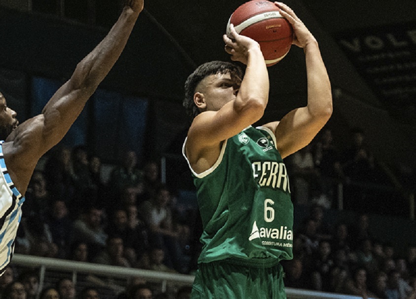 Jano, el hermano de Lautaro Martínez, debutó en la Liga Nacional de Basquet