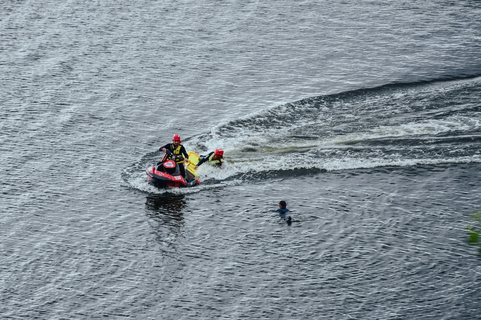 ¿Qué pasó en el lago San Roque? La explicación de las fuerzas de seguridad