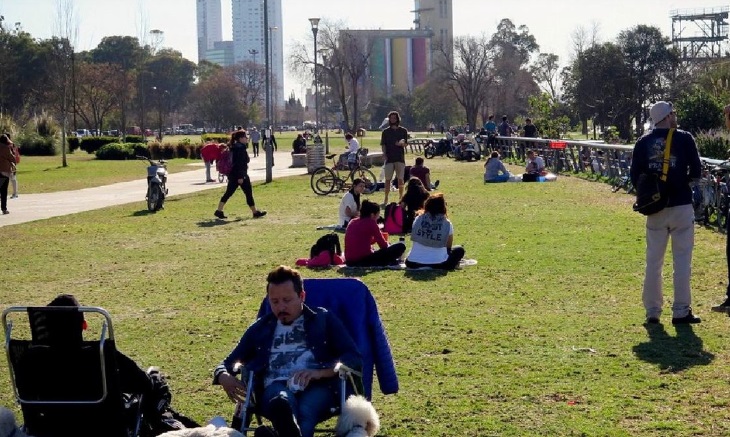 Proyecto en marcha: Rosario podría establecer un punto de avistamiento de ovnis en su costanera