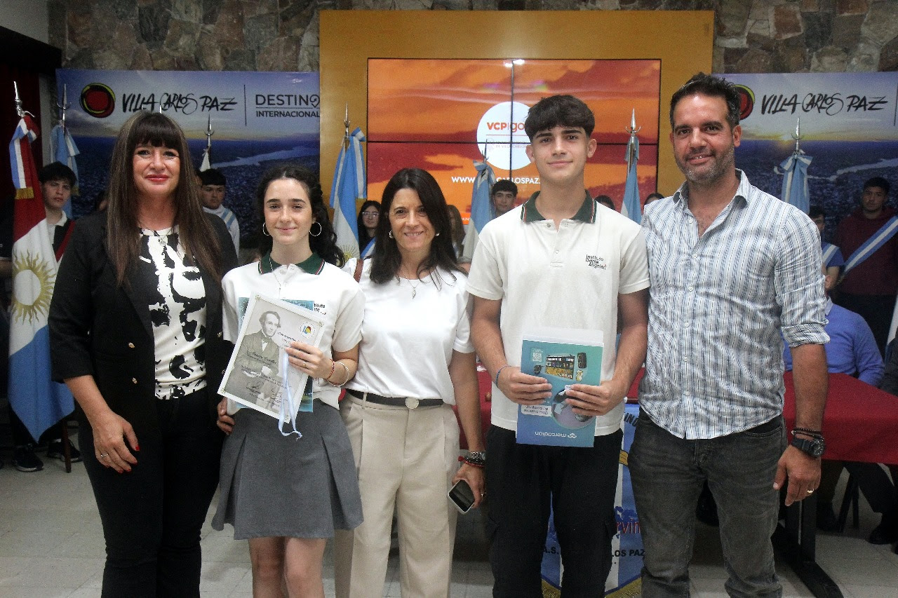 Entregaron el premio Juan Bautista Alberdi a los estudiantes destacados de Carlos Paz